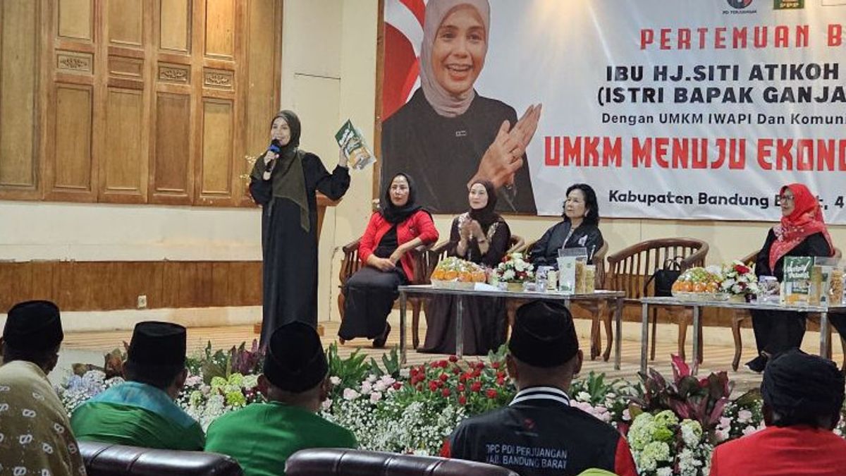 Ganjar's Wife Encourages MSMEs In West Bandung To Use Social Media
