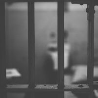 检察官说，与哺乳期儿童一起被拘留的病毒母亲