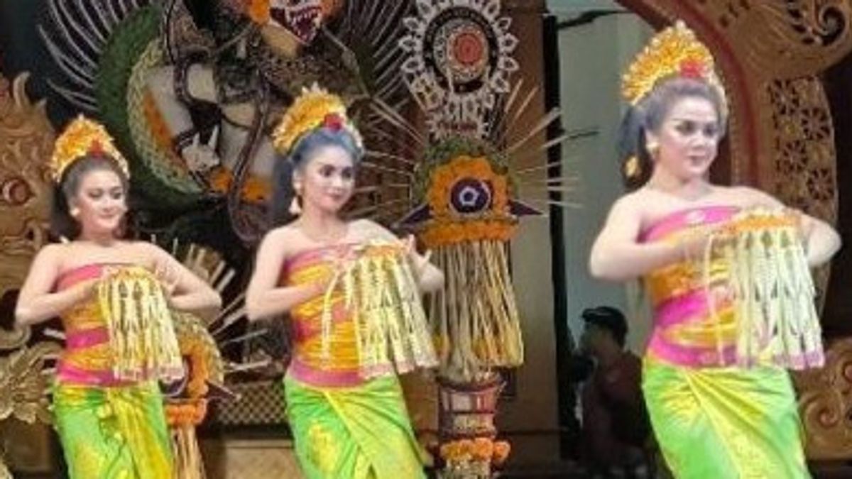 La fête des arts de Bali présentent maestro I Wayan Rindi dans le bureau de danse