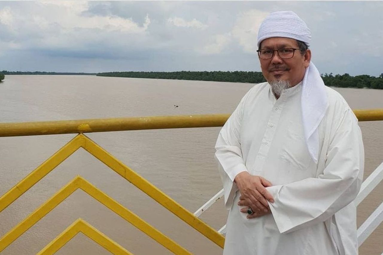 Tengku Zul Traîné PKI Et Le Général Ahmad Yani Dans Munarman 'Drame Sandal', Comment Se Fait-il?