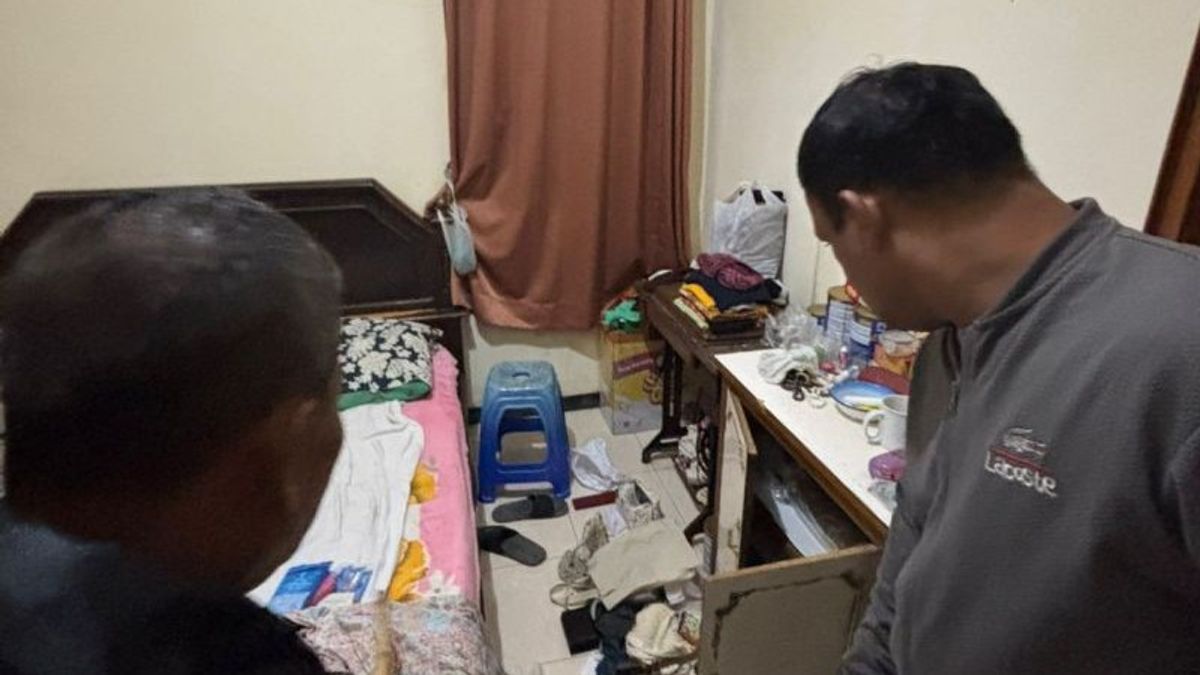 Locked In The Middle Of The Night, Elderly In Agam Lost Gold And Billions Of Rupiah