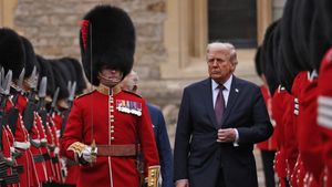 4 Orang Ditangkap terkait Foto Trump dan Epstein di Kastil Windsor