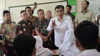 Tinjau Makan Bergizi Gratis di Karawang, Kepala BP Taskin: Tidak Semua Keluarga Sanggup, Negara Ambil Alih