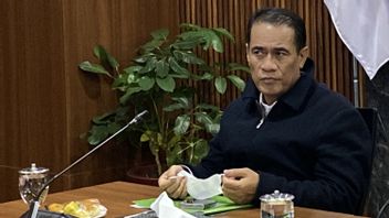 农业部长阿姆兰在一小时内为苏门答腊灾难受害者筹集了7585万盾的资金