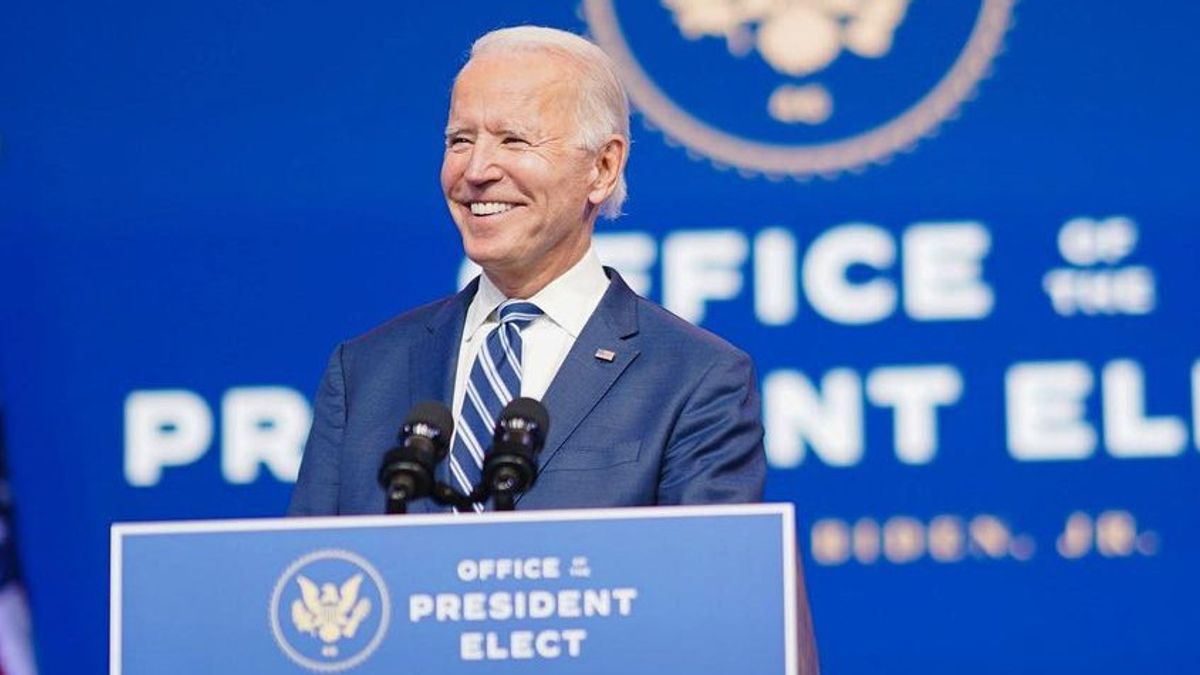 Joe Biden Bersedia Divaksinasi COVID-19 di Depan Umum