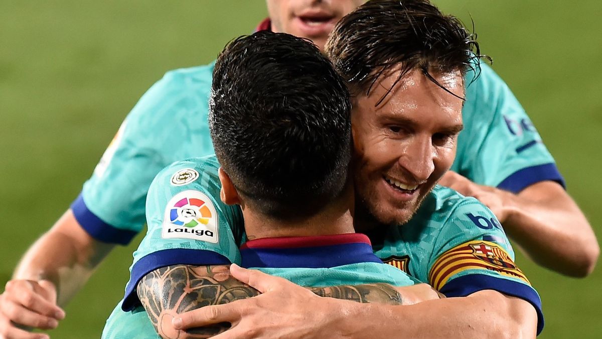 Messi Et Suarez Pris à L’appareil Photo Au Restaurant De Barcelone, Dernier Dîner?