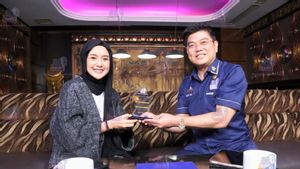 Album Titik Tiga, Transformasi Cita Citata jadi Cita Rahayu