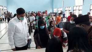 Lewat Kartu Sahabat, Mas Abu Beri Bantuan Uang Tunai Rp200 Ribu Bagi Warga Kediri Terdampak COVID-19