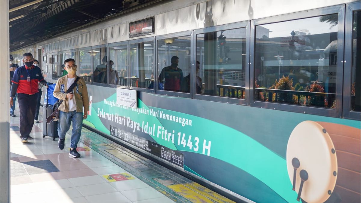 Laris Manis, Tiket Kereta Api Jarak Jauh Ludes Diborong Pemudik untuk Berlebaran