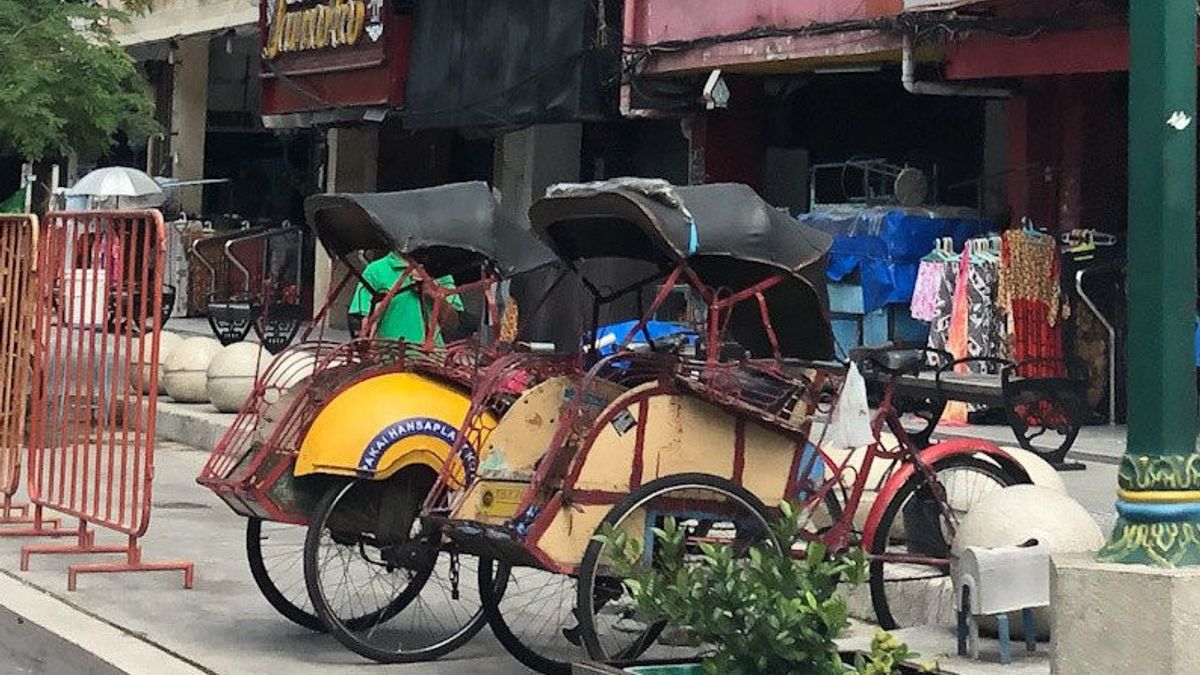 乗客の運賃を引き上げる人力車運転手はジョグジャカルタ市政府から制裁を受ける