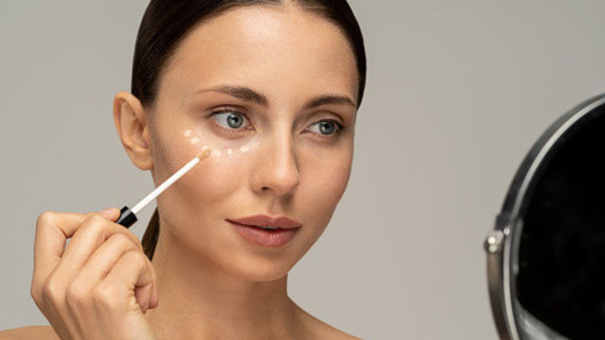 It's Worth A Try, These Are The 6 Functions And Uses Of Concealer For Makeup