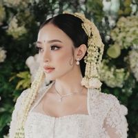 Pakai Adat Sunda, Selebgram Amanda Zahra Resmi Menikah Lagi
