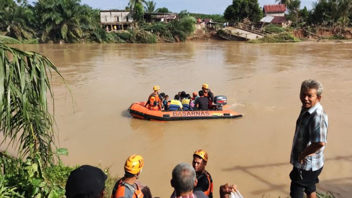 Kakek 70 Tahun Korban Banjir Palembang Hilang, Basarnas Lakukan Pencarian