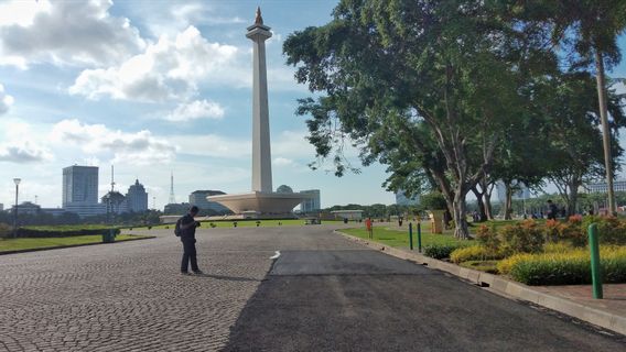 There Is Paving Of The Formula E Circuit At Monas When There Are Still Problems
