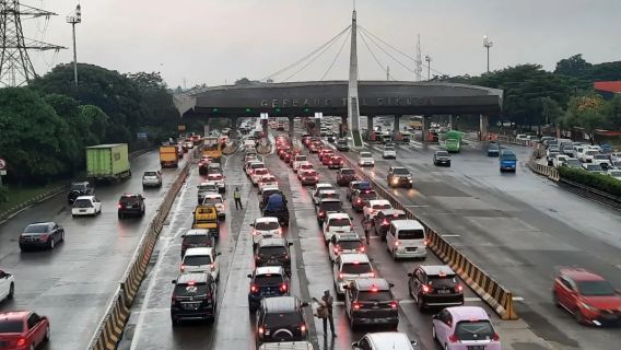 127,406 Tangerang-Merak Toll Road Cross Vehicles To D-3 Lebaran