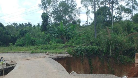 BPBD Installs Gabions to Reinforce Roads in OKU, South Sumatra Post-Landslide, H-1 Before Regional Election Voting