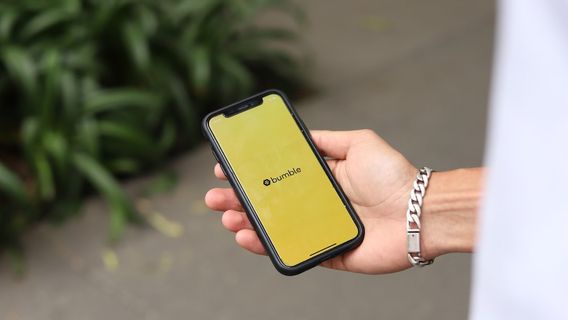 Bumble تطلق المصدر المفتوح لتكنولوجيا كاشف الذكاء الاصطناعي لمكافحة الوميض الإلكتروني