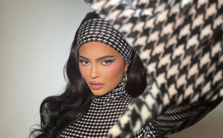 Kylie Jenner yang Dijuluki Tone Deaf, Punya Harta Rp. 8,1 Triliun tapi Galang Dana untuk Penata Riasnya