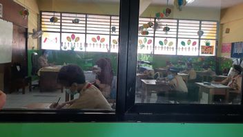 Face-To-Face Learning Trial In Jakarta Only Involving Grades 4 And 5 