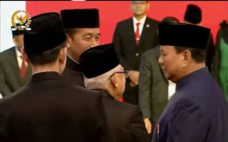 Prabowo, Jokowi dan  Ma’ruf Amin Berbincang Sebentar, Gibran Bingung dan Dicuekin