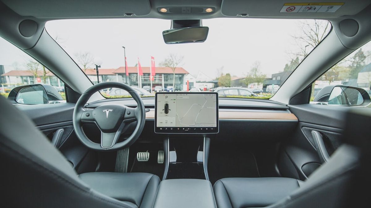 Elon Musk Akui Teknologi Autopilot Tesla Jauh dari Sempurna