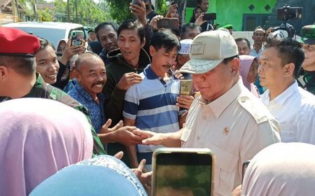 Menhan Prabowo Bagikan 153 Motor Trail Operasional Babinsa di Pacitan