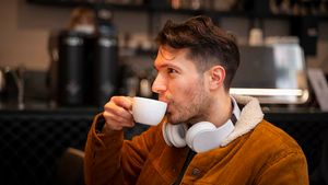 Pahami Efek Samping Kafein hingga Batas Minum Kopi per Hari