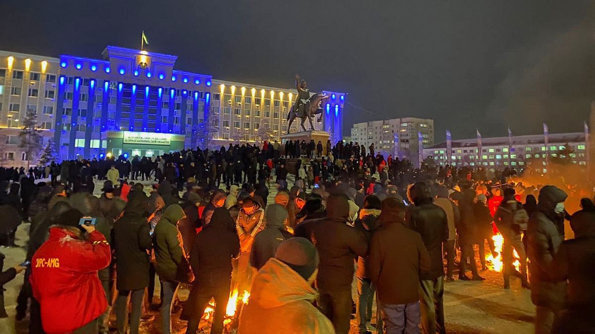 احتجاج على ارتفاع أسعار الوقود ومقتل 8 أشخاص والرئيس الكازاخستاني يطلب المساعدة من التحالف الذي تقوده روسيا