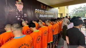 <i>한</i> 달 전 Cianjur 경찰은 다양한 유형의 마약상 24명을 체포했습니다.