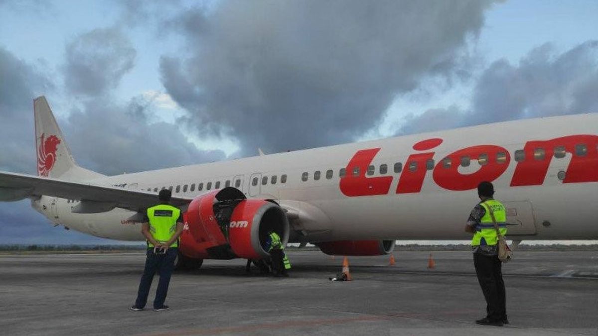 Lion Air's Explanation about Passenger's Cellphones Giving Out Smoke on the Kupang-Surabaya Route