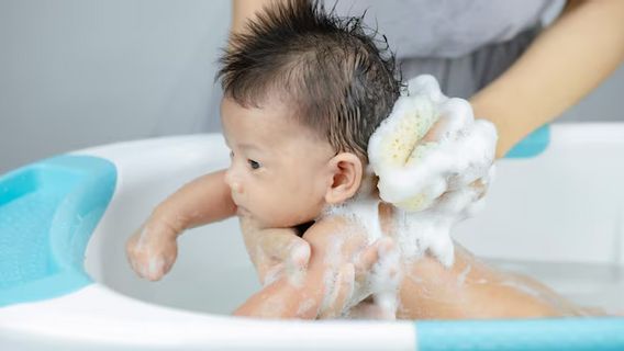 Baby Baths With Warm Water Until How Much Age?