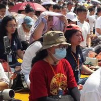 Detik-Detik Prosesi Ribuan Umat Buddha Peringati Waisak 2567 di Borobudur, Dimulai Pemukulan Gong