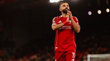 维吉尔·范·迪克要求穆罕默德·萨拉赫在1月份的转会猜测中留在利物浦