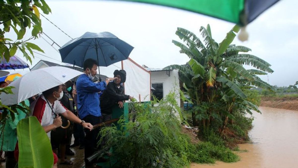 Settlements In Batam Are Submerged By Flood