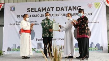 Anies Gives IMB To The Peaceful Catholic Church Of Christ, Which Was Demolished By FPI