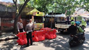 Polisi Tangkap Jukir Usai Viral Getok Parkir Rp30 Ribu di Rumah Makan Balonggede Bandung