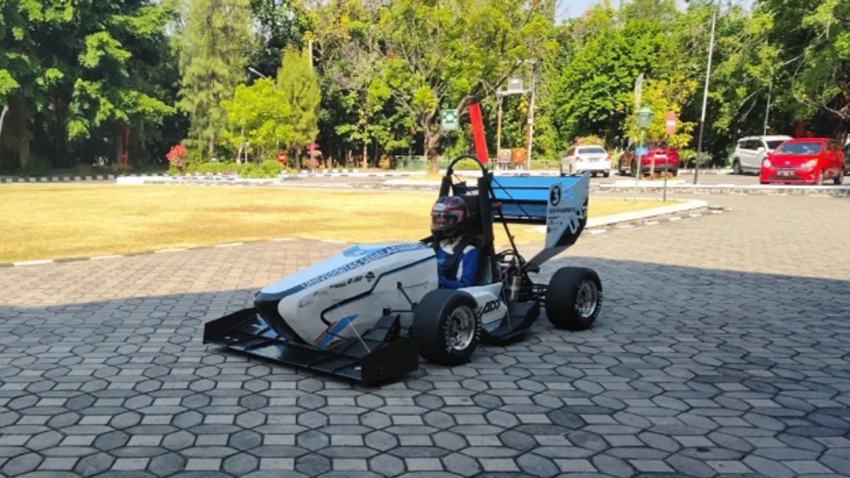 Mobil Formula Rakitan Mahasiswa UNS siap berkompetisi di Italia