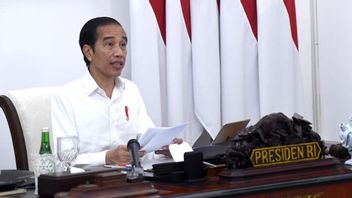  Jokowi: حذار من مجموعات COVID-19 في المكاتب والأسر والانتخابات المحلية
