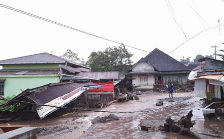 Hutama Karya Salurkan Bantuan Rp200 Juta bagi Korban Banjir di Sumbar