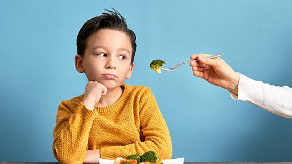 If Your Child Likes To Complain, Understand 5 Ways To Deal With It