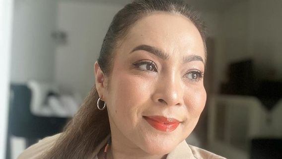 Rieka Roslan がLMKNのダイレクトライセンスに関する声明に疑問を呈