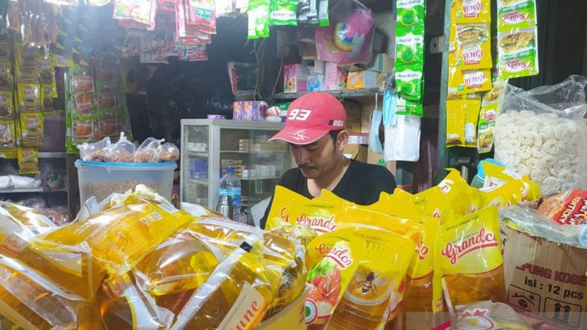 Harga Minyak Goreng di Pasar Tradisional Kota Bengkulu Belum Stabil, Merek Premium Dijual Rp19.000/Liter