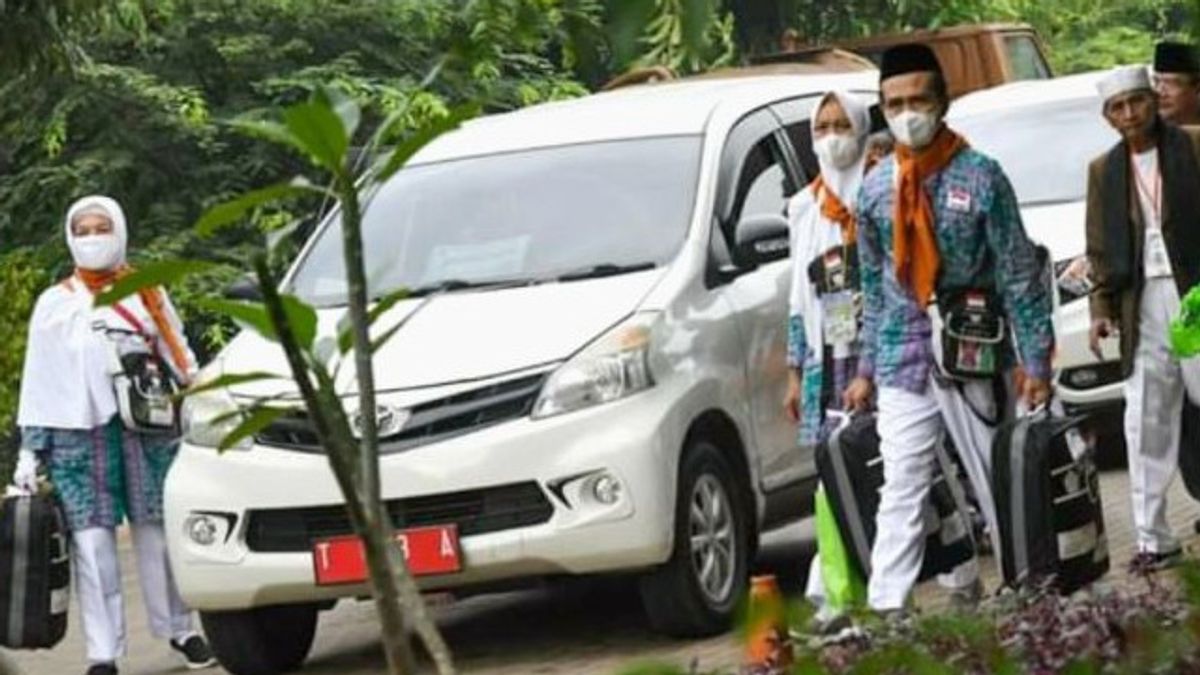 Nikmatnya Calon Haji di Purwakarta, Dijemput dari Rumah dan Diantar ke Asrama Bekasi Pakai Mobil-mobil Dinas Pemkab