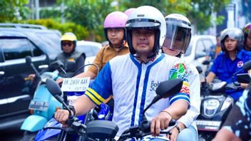 Bonceng Kahiyang, Bobby Nasution Naik Motor Listrik Daftar Pilgub Sumut