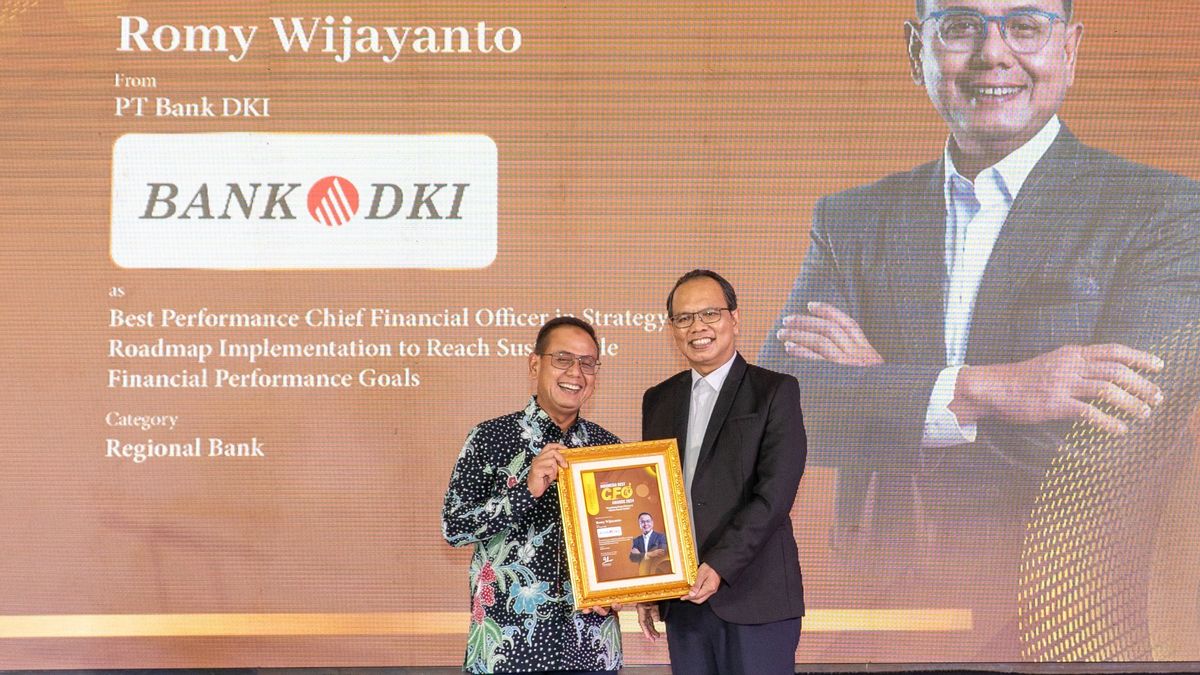 Directeur des finances et stratégiques de Bank DKI, Romy Wijayanto Raih Indonesia Best CFO Awards 2024