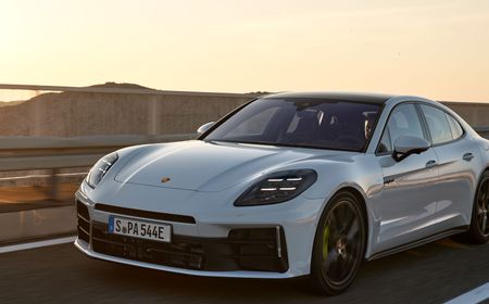 Porsche Hadirkan Dua Varian Terbaru Panamera, Gabungkan Efisiensi BBM dan Performa Impresif