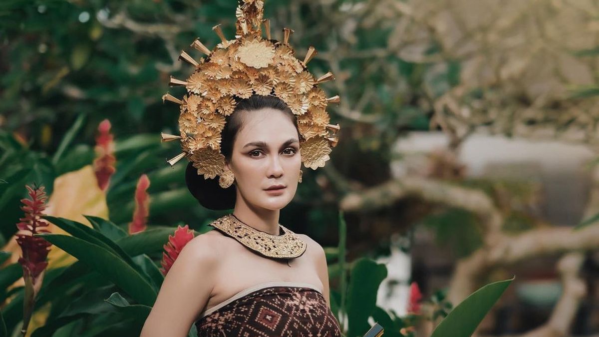 Berumur 38 Tahun, Mengapa Luna Maya Tidak Menikah?