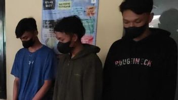 Tiga Pemuda di Kediri Diamankan Polisi karena Jual Serbuk Petasan