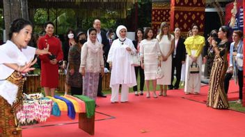 ファーストレディのイリアナ・ジョコウィがG20カントリーリーダーの仲間を招待してインドネシアの地元の知恵を見る