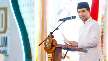 نائب حاكم جاوة الشرقية إميل دارداك سيمبوت بونبس هو مرسى علم الأمة الأخلاقية